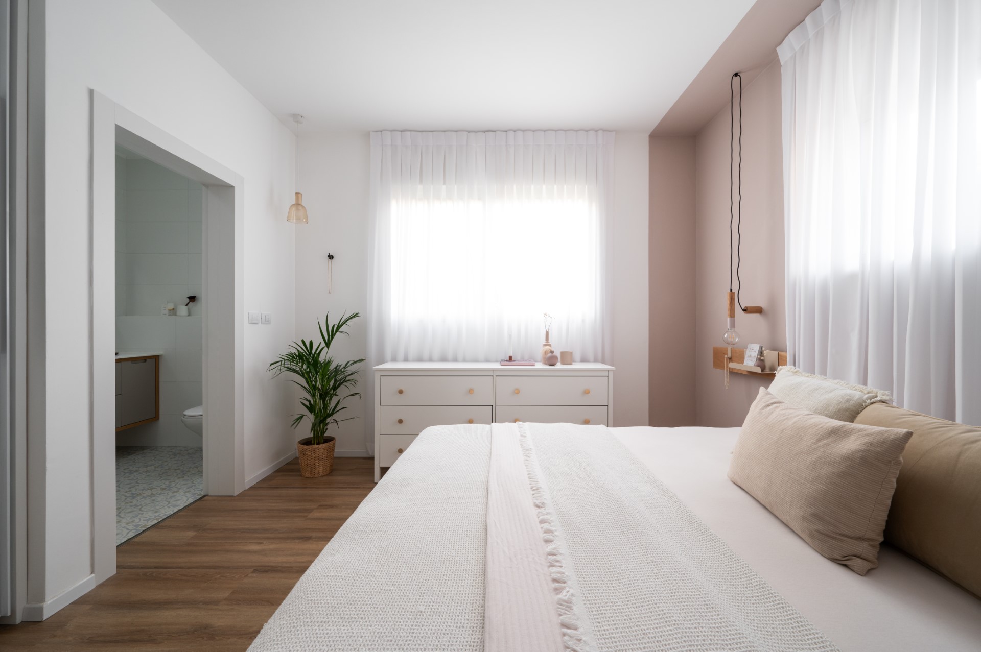 Master Bedroom 4